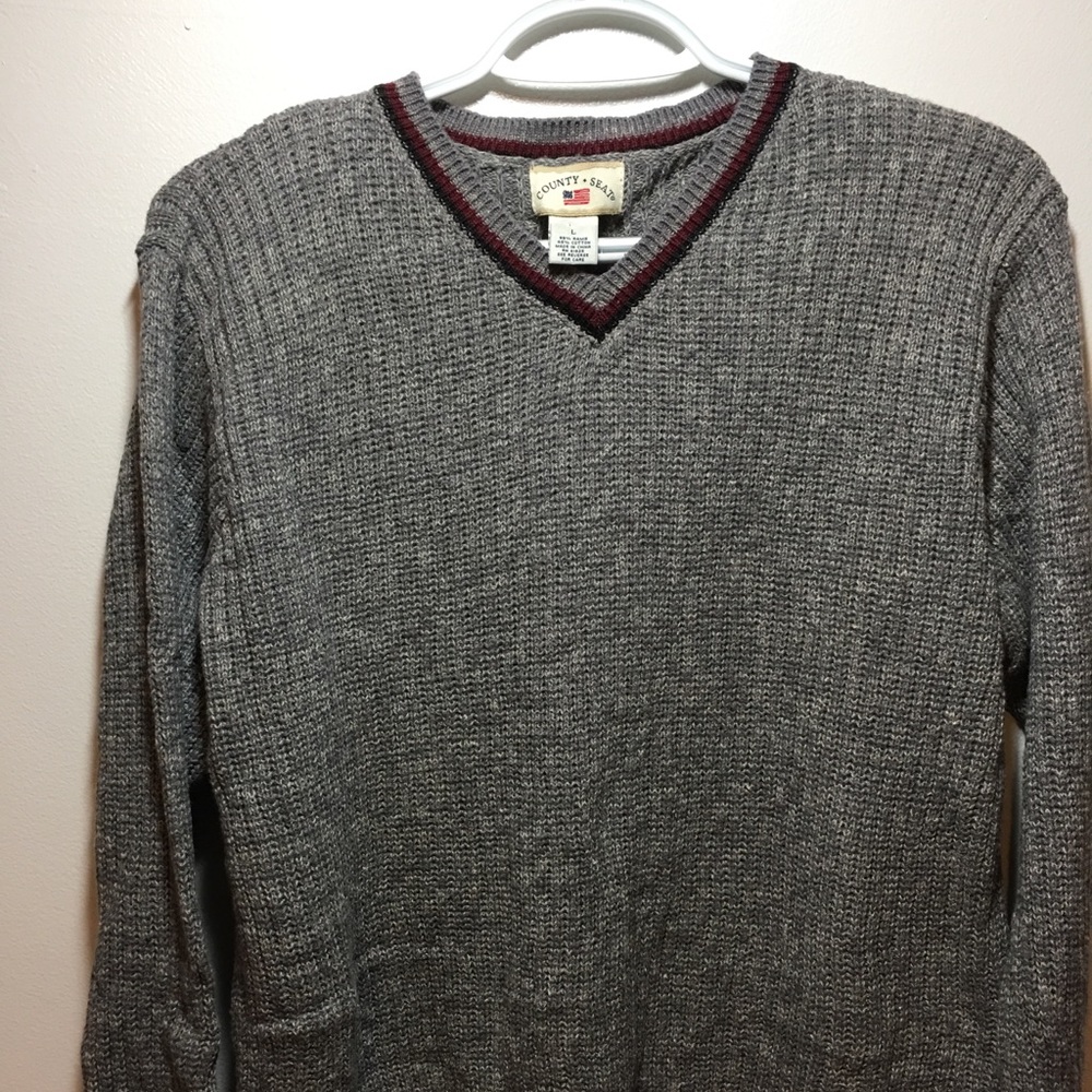 County seat women’s V-neck sweater